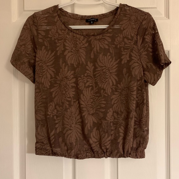 Dynamite Cropped Tee - Picture 1 of 1